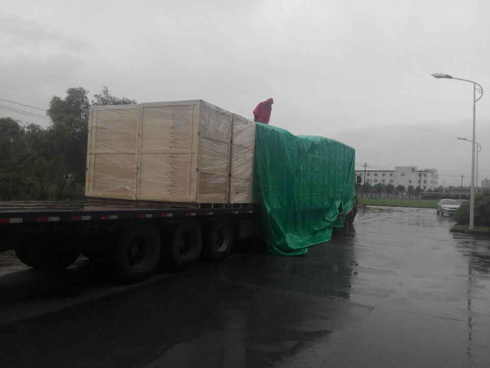 2017年6月北京創(chuàng)聯(lián)匯通電氣-雨中發(fā)貨現(xiàn)場(chǎng)，一直以顧客服務(wù)為較好